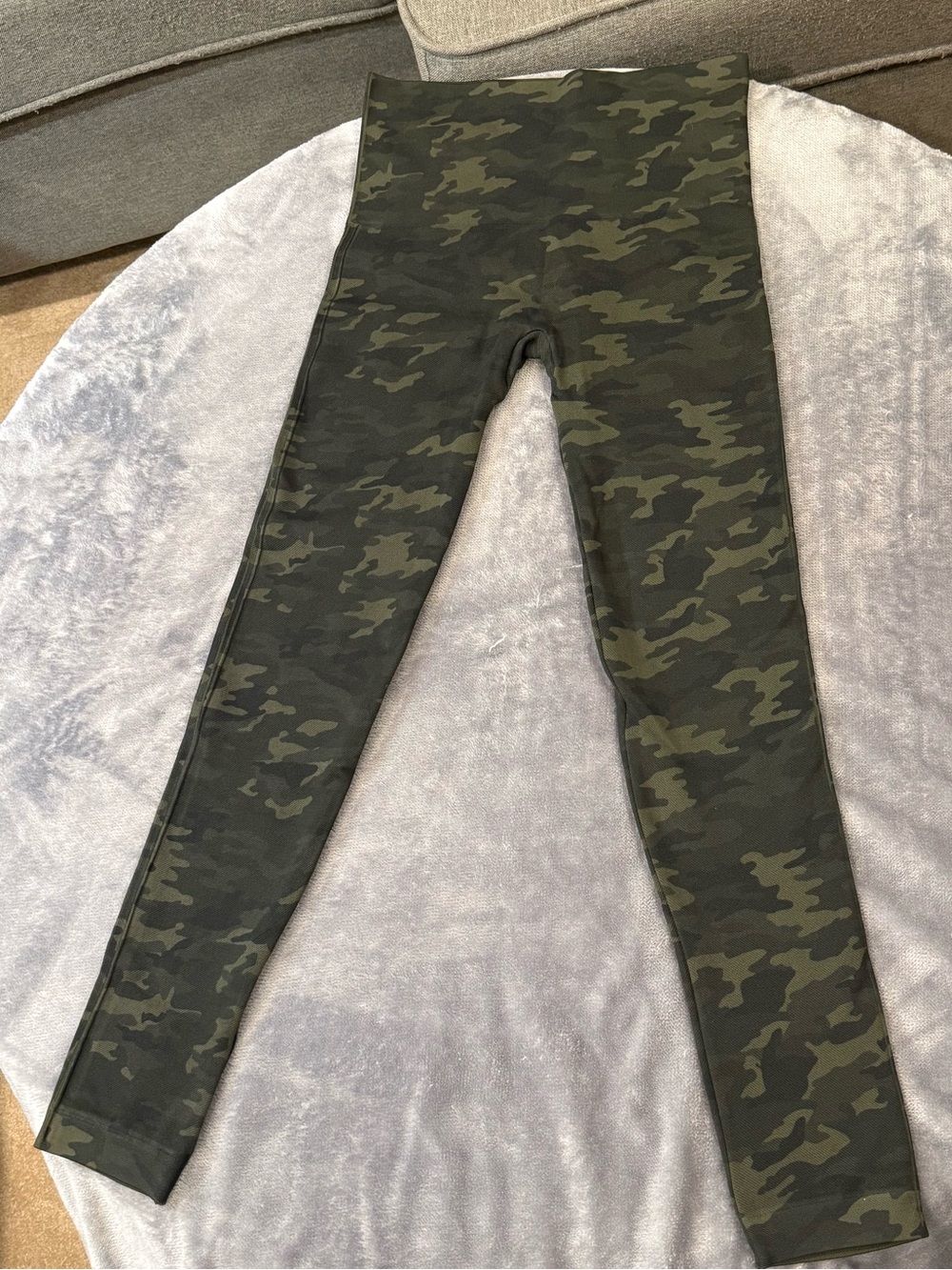 SPANX Olive Camo High-Waist Leggings - Never Worn! - Picture 1 of 4
